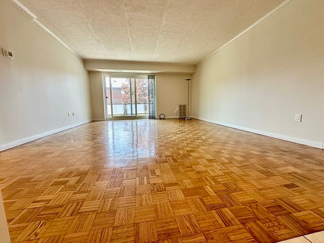 41 Broadlawn Park 22A, Newton, MA 02467