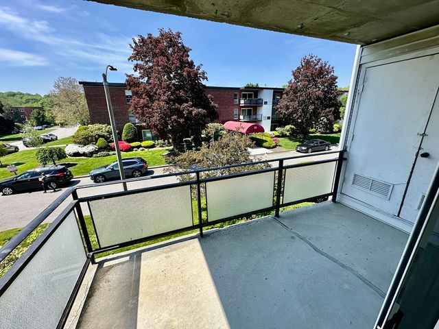 41 Broadlawn Park 22A, Newton, MA 02467
