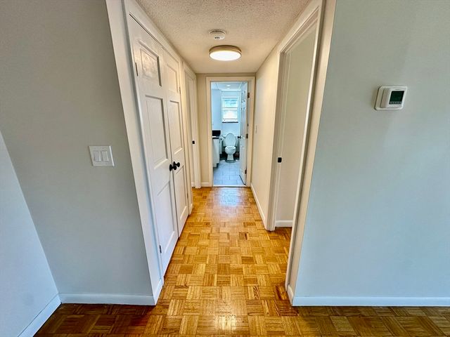 41 Broadlawn Park 22A, Newton, MA 02467