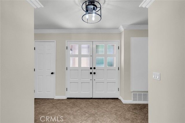 510 Via Zapata, Riverside, CA 92507