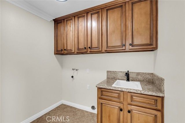 510 Via Zapata, Riverside, CA 92507