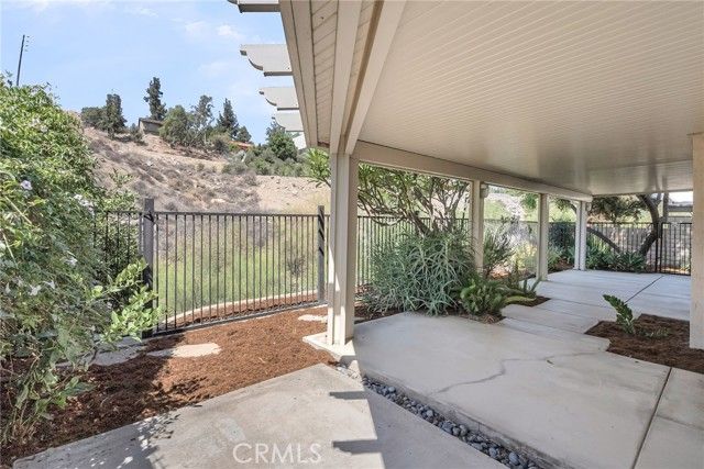 510 Via Zapata, Riverside, CA 92507