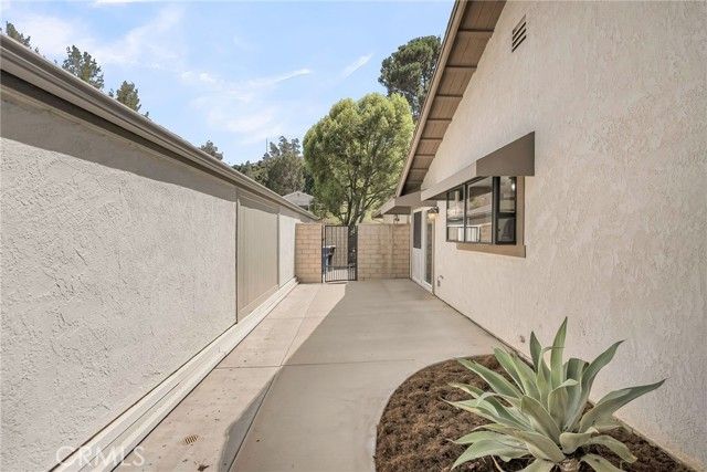 510 Via Zapata, Riverside, CA 92507
