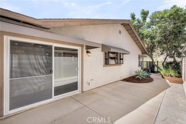 510 Via Zapata, Riverside, CA 92507