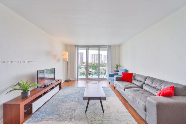 19370 Collins Avenue 622, Sunny Isles Beach, FL 33160