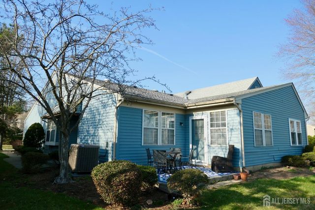 27-A John Adams Court, Monroe, NJ 08831