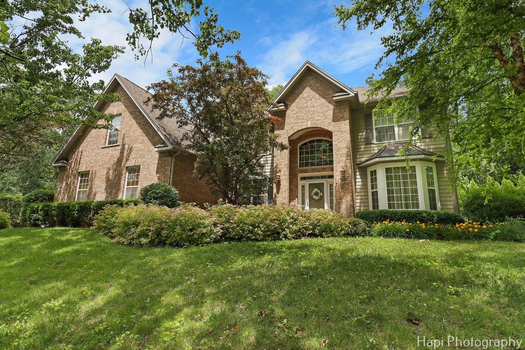 1606 Tecumseh Drive, Mchenry, IL 60050