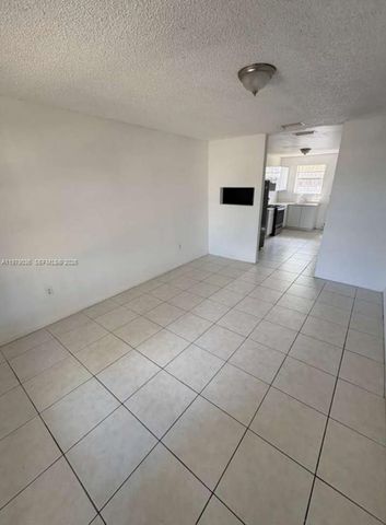 1622 Sunrise Blvd, Homestead, FL 33033