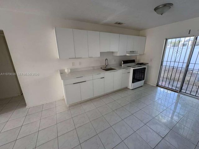 1622 Sunrise Blvd, Homestead, FL 33033