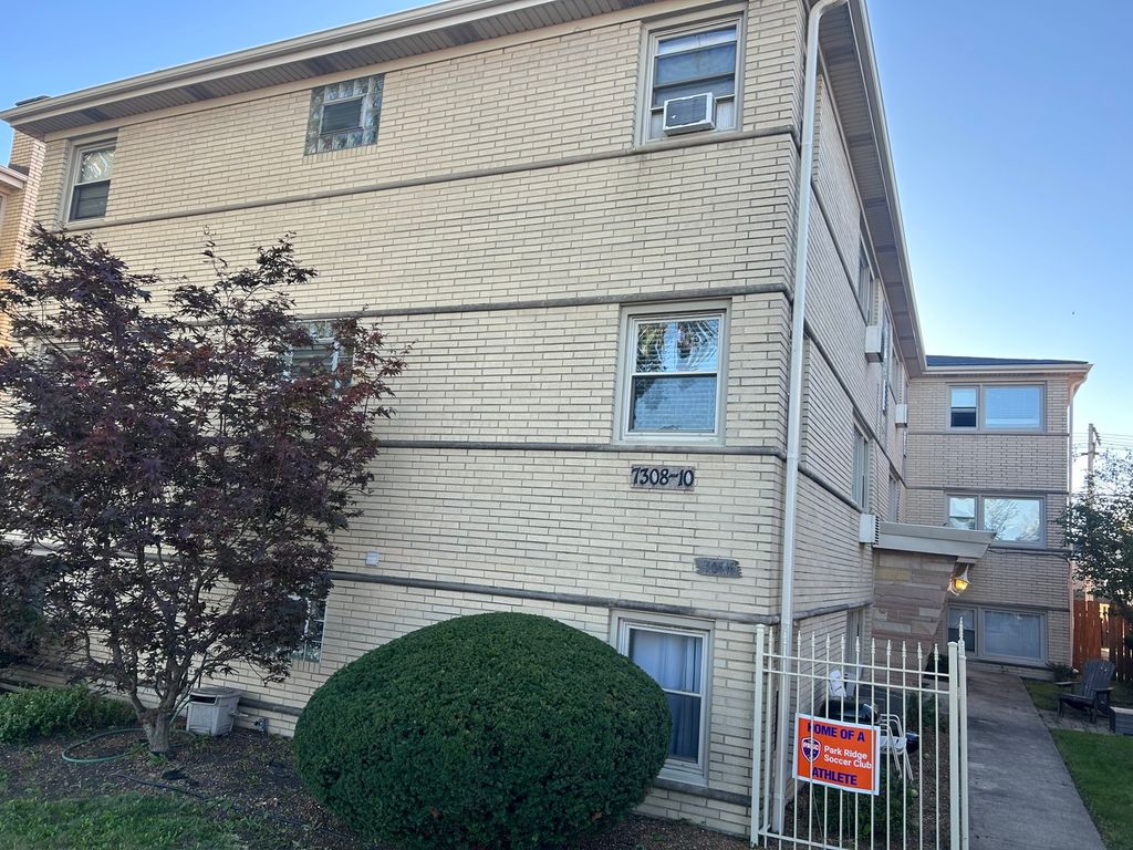 7310 N Harlem Avenue 102, Chicago, IL 60631