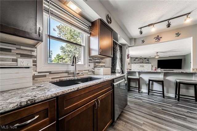 370 Lear Road, Avon Lake, OH 44012