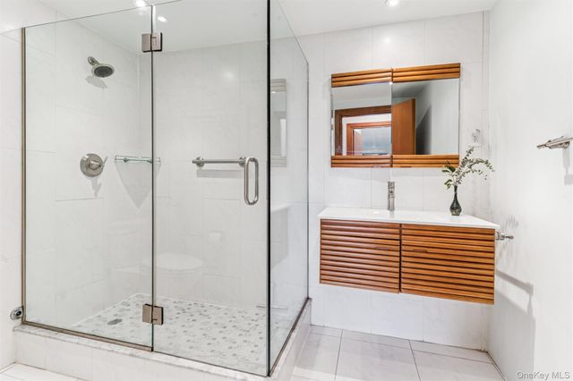 110-11 Queens Boulevard 23E, Forest Hills, NY 11375