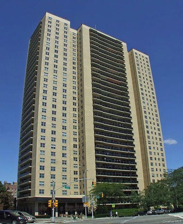 110-11 Queens Boulevard 23E, Forest Hills, NY 11375