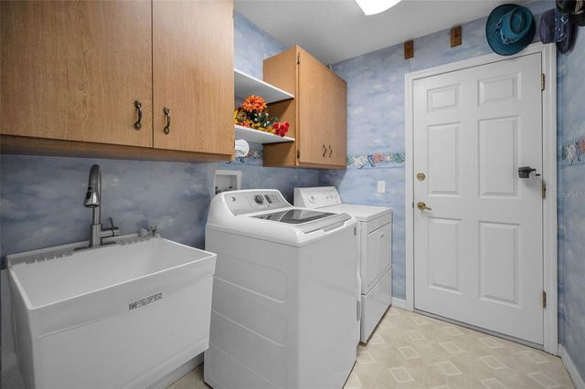 1136 ALMONDWOOD DRIVE, Trinity, FL 34655