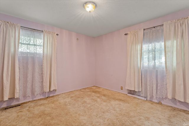 19151 Dresden Drive, South Bend, IN 46637