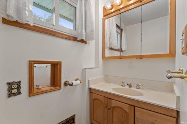 19151 Dresden Drive, South Bend, IN 46637