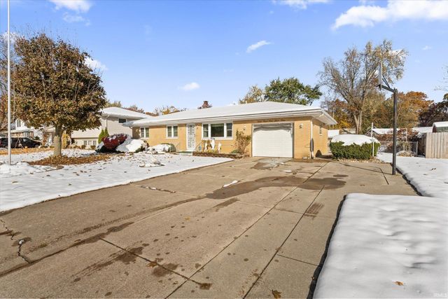 19151 Dresden Drive, South Bend, IN 46637