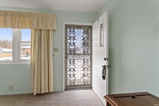 19151 Dresden Drive, South Bend, IN 46637