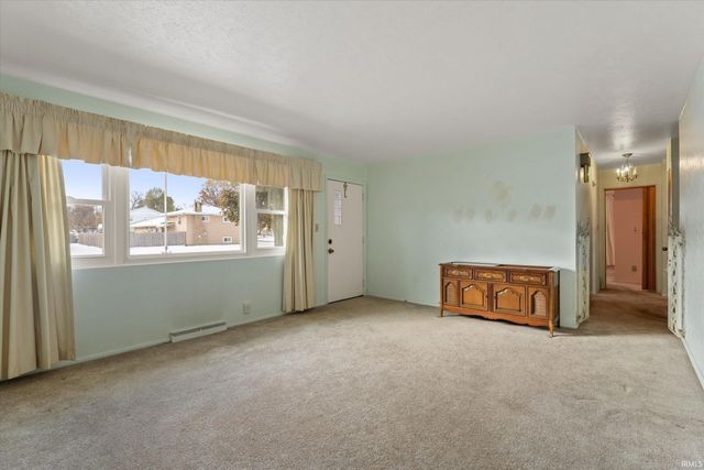 19151 Dresden Drive, South Bend, IN 46637