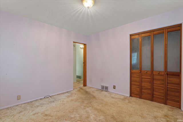 19151 Dresden Drive, South Bend, IN 46637