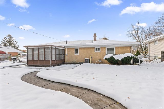 19151 Dresden Drive, South Bend, IN 46637