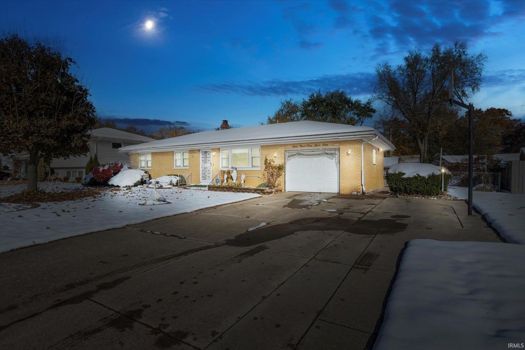 19151 Dresden Drive, South Bend, IN 46637