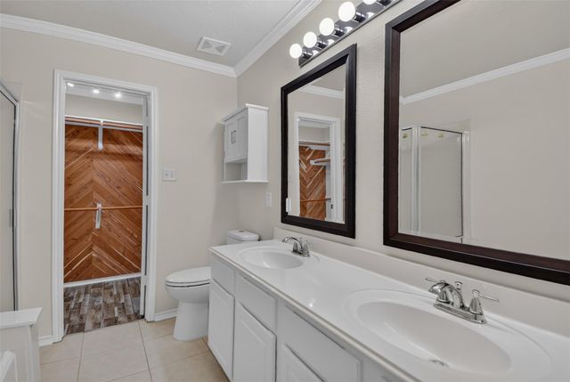 38 Wineberry Place, The Woodlands, TX 77382