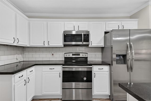 38 Wineberry Place, The Woodlands, TX 77382