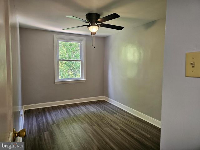 1521 W END DR, Philadelphia, PA 19151