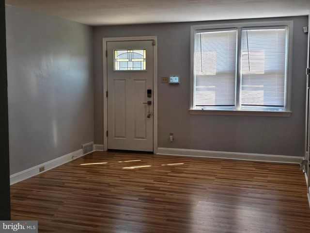 1521 W END DR, Philadelphia, PA 19151