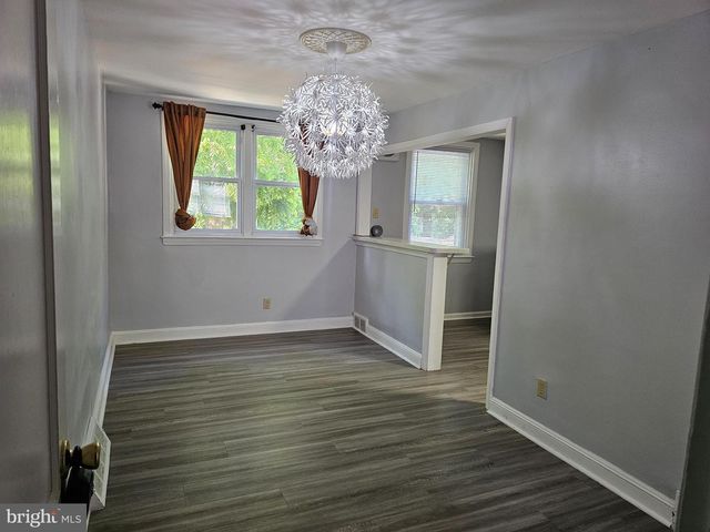 1521 W END DR, Philadelphia, PA 19151