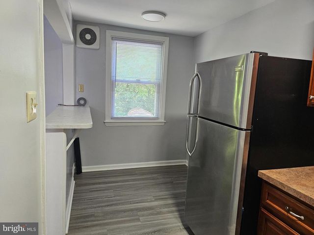 1521 W END DR, Philadelphia, PA 19151
