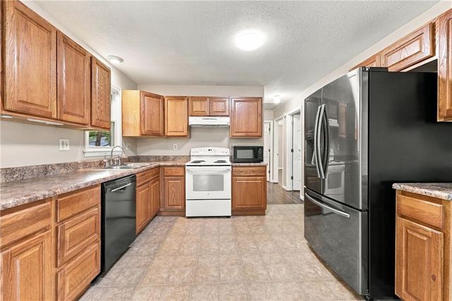 313 SW 18th St Terrace, Blue Springs, MO 64015