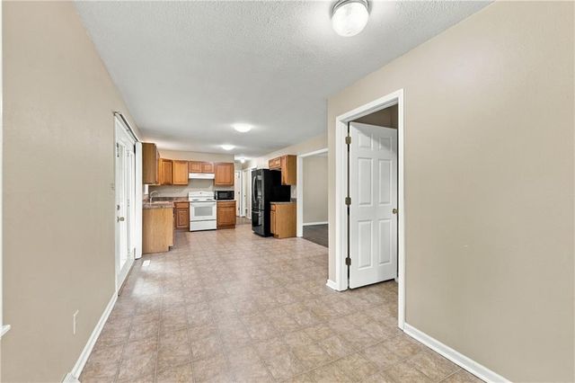 313 SW 18th St Terrace, Blue Springs, MO 64015