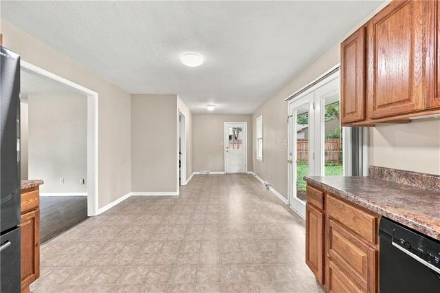 313 SW 18th St Terrace, Blue Springs, MO 64015