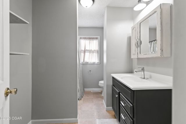 17546 State Highway 96, Carthage, MO 64836