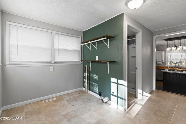 17546 State Highway 96, Carthage, MO 64836