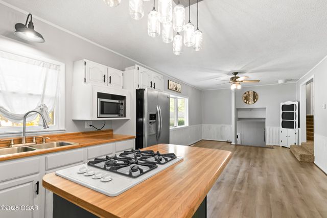 17546 State Highway 96, Carthage, MO 64836