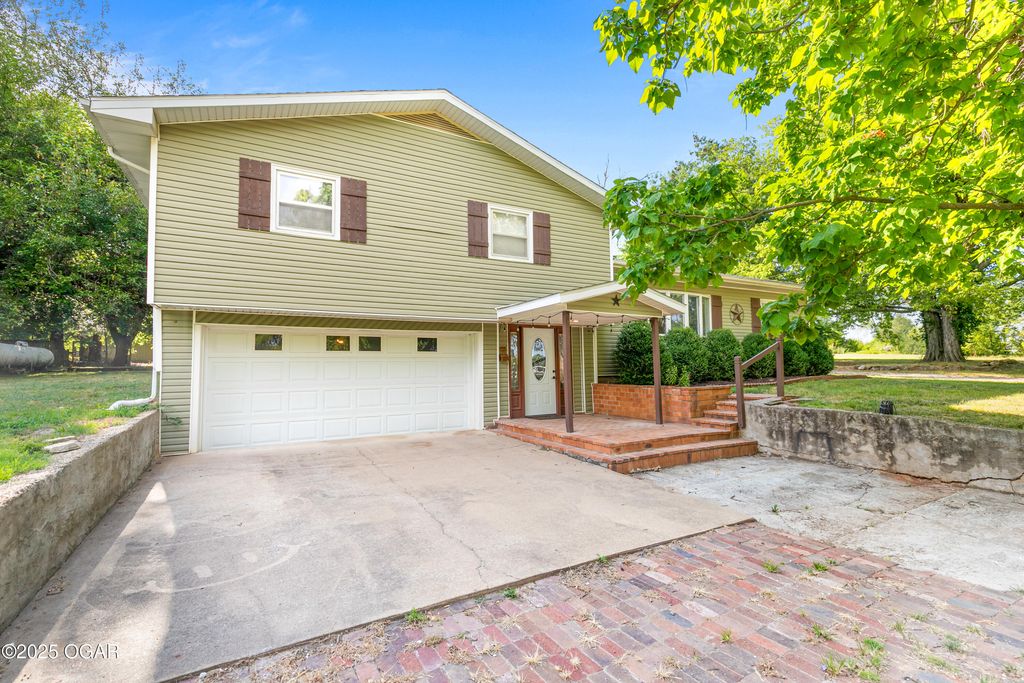 17546 State Highway 96, Carthage, MO 64836