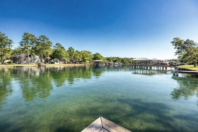 293 Twin Magnolia, Onalaska, TX 77360