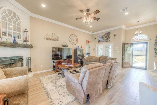 293 Twin Magnolia, Onalaska, TX 77360