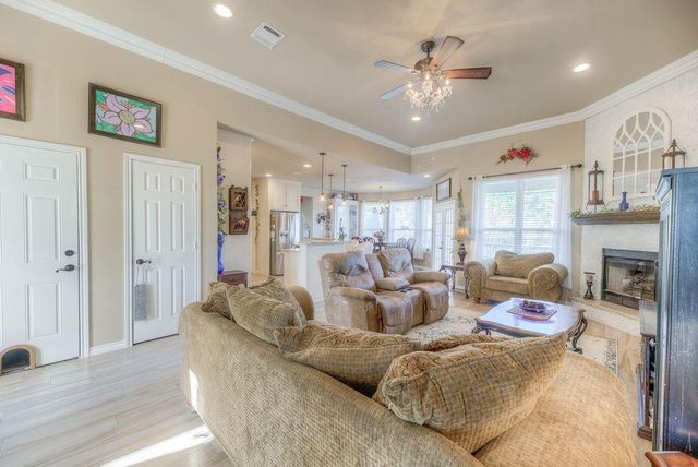 293 Twin Magnolia, Onalaska, TX 77360