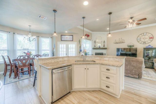 293 Twin Magnolia, Onalaska, TX 77360