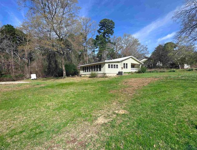 120 Louisiana St, Avinger, TX 75630