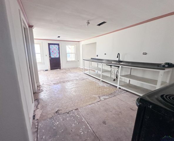 120 Louisiana St, Avinger, TX 75630