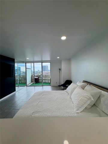 2016 Main Street 916, Houston, TX 77002