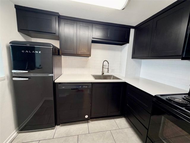 2016 Main Street 916, Houston, TX 77002
