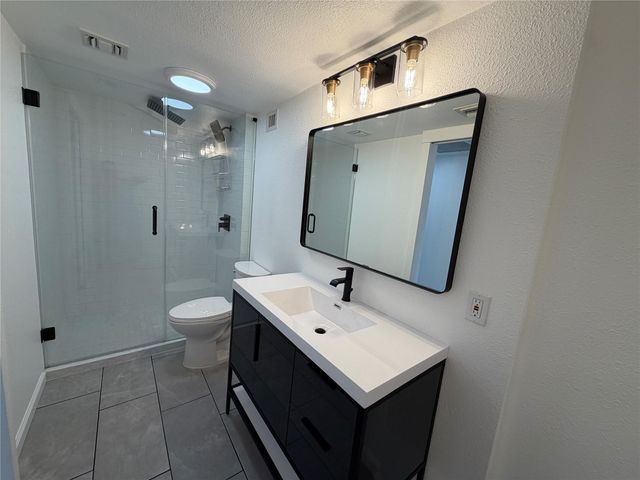 2016 Main Street 916, Houston, TX 77002