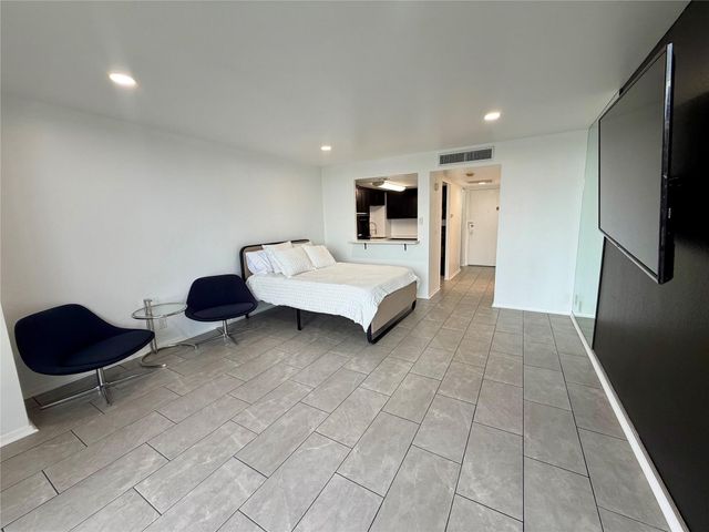 2016 Main Street 916, Houston, TX 77002