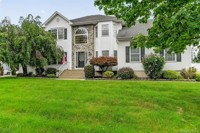 2506 Constitution Way, New Windsor, NY 12553